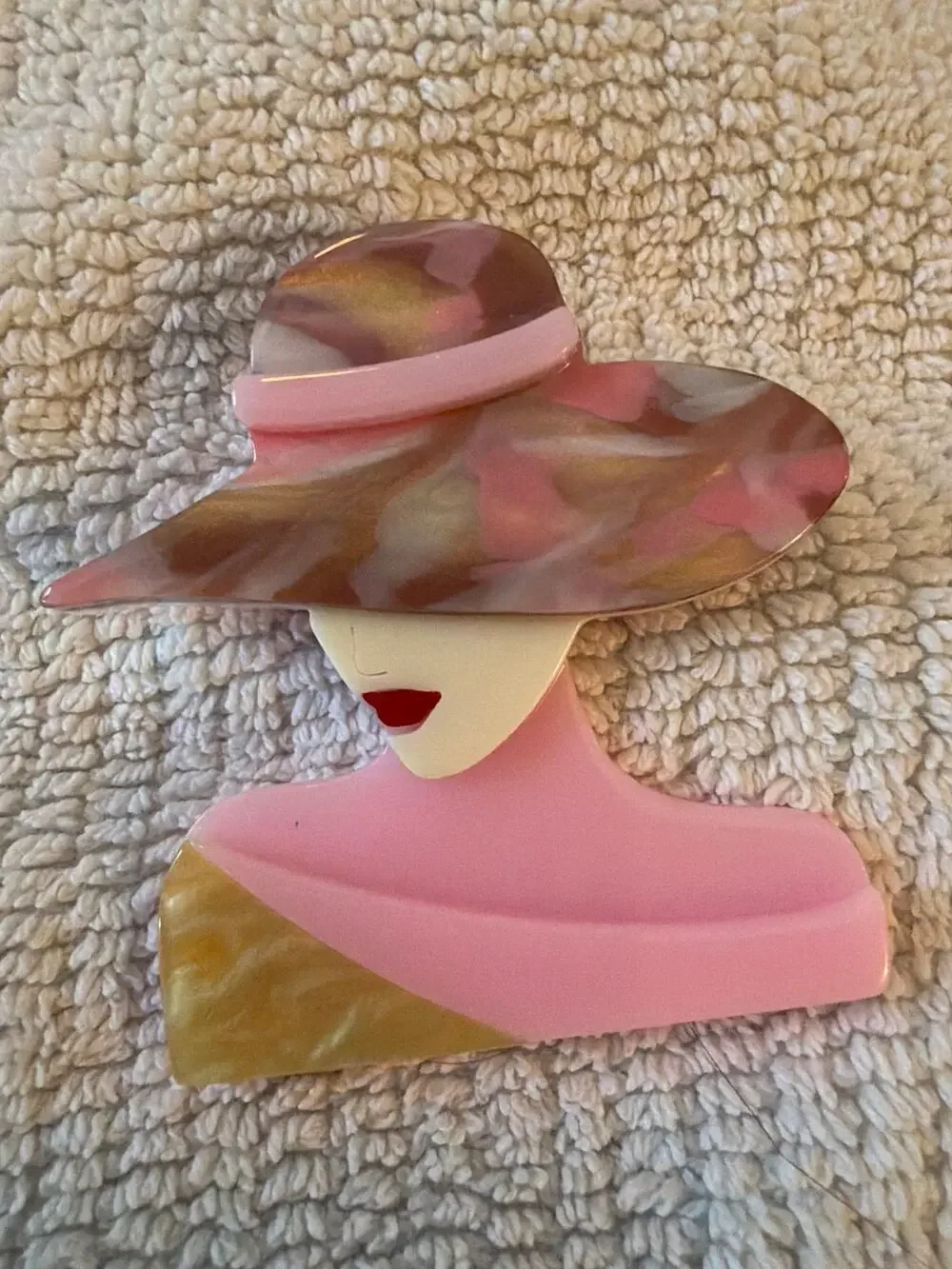 Vintage Pink Lucite Lady Brooch Wide Brim Hat Figural Pin Art Deco Style 2.5